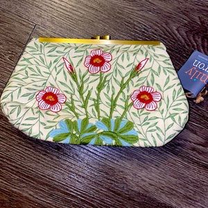 Floral clutch